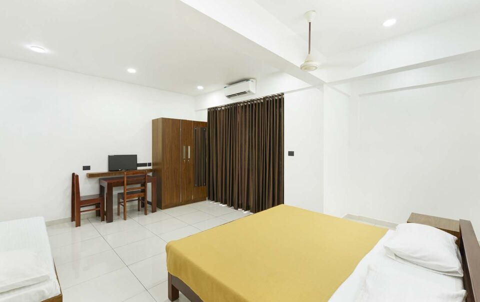 Deluxe Room - Wide View - Devi Royal Residency